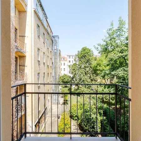 Διαμέρισμα Blueground Letna Furnished Foodie Area Prg-54