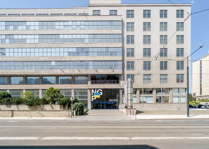 Blueground Letná Furnished Foodie Area Prg-54 Praga